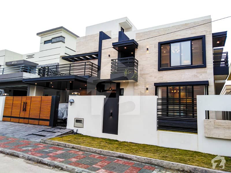 Beautifully Designed 1 Kanal Brand New House For Sale