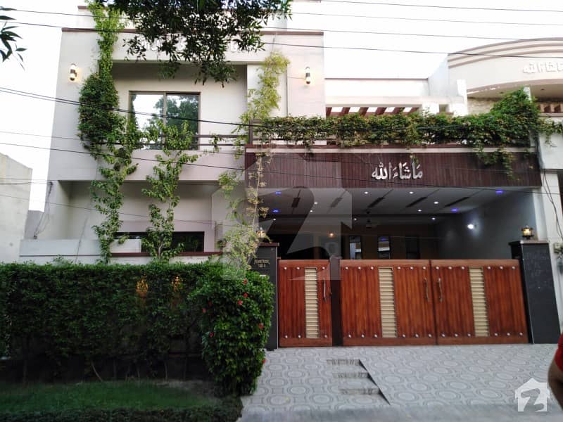 ایڈن گارڈنز فیصل آباد میں 4 کمروں کا 8 مرلہ مکان 1.8 کروڑ میں برائے فروخت۔