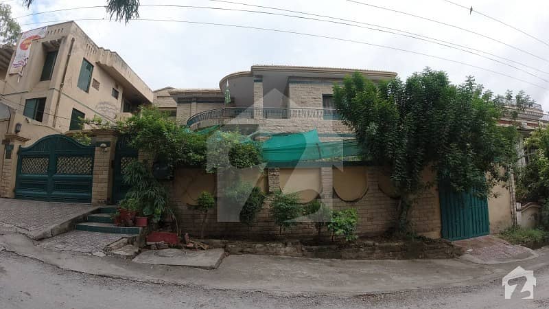 Luxurious 1-Kanal Home In Central Location Of Airport Housing Society Rawalpindi