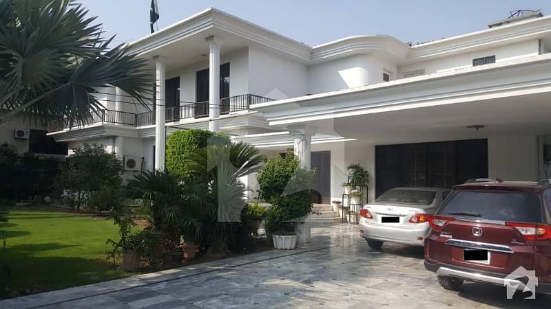 1.5 Kanal Classic Home For Sale