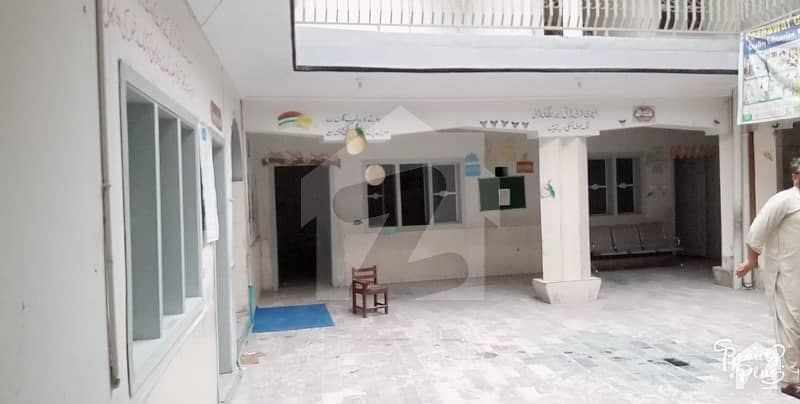 یوسف آباد پشاور میں 11 کمروں کا 18 مرلہ مکان 4.5 کروڑ میں برائے فروخت۔