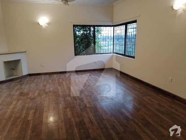 F10 Silver Oax 3 Bed Apartment Best View