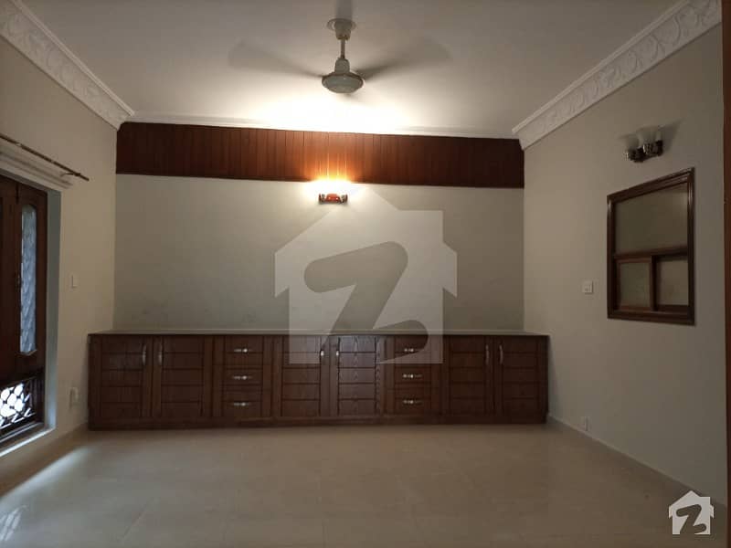 Renovated Duplex House For Rent