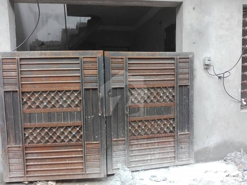 1.5 Storey House For Sale In Abbasi Town