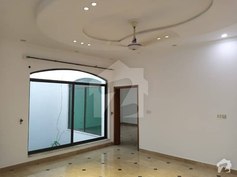 One Kanal Upper Portion Available For Rent In Wapda Town Lahore