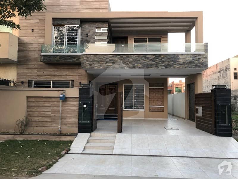 10 Marla House For Sale In F2 Block Of Wapda Town Phase 1 Lahore