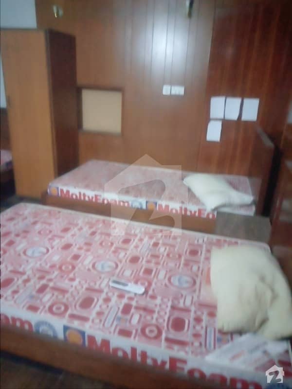 Room Of 300  Square Feet Available In Model Town