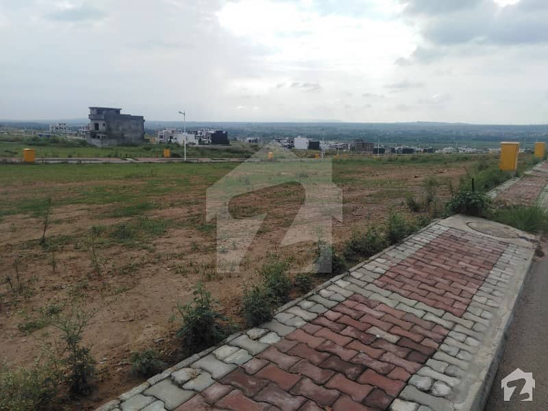 5 Marla Pair Plot is Available For Sale In Bahria Town phase 8 Sector M