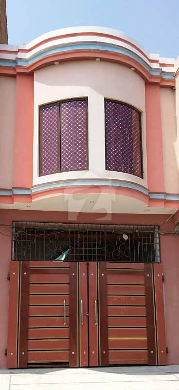 ٹمبر مارکیٹ ملتان روڈ ڈیرہ غازی خان میں 3 کمروں کا 3 مرلہ مکان 36 لاکھ میں برائے فروخت۔