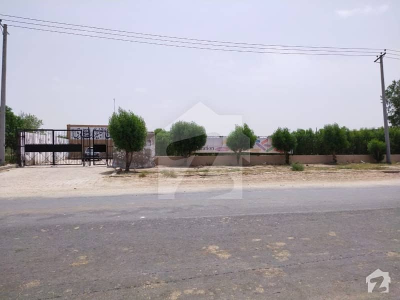 Commercial Building Is Available For Sale In Quaid-E-Azam Bahawalnagar