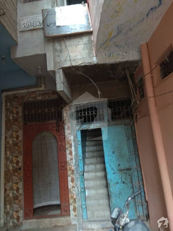 موسٰی کالونی گلبرگ ٹاؤن کراچی میں 3 کمروں کا 2 مرلہ مکان 41 لاکھ میں برائے فروخت۔
