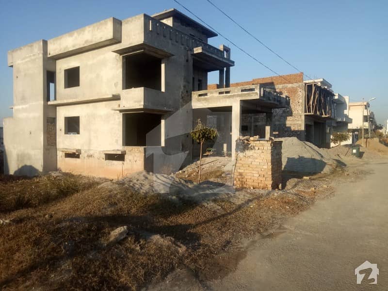 Unfurnished 10 Marla House For Sale
