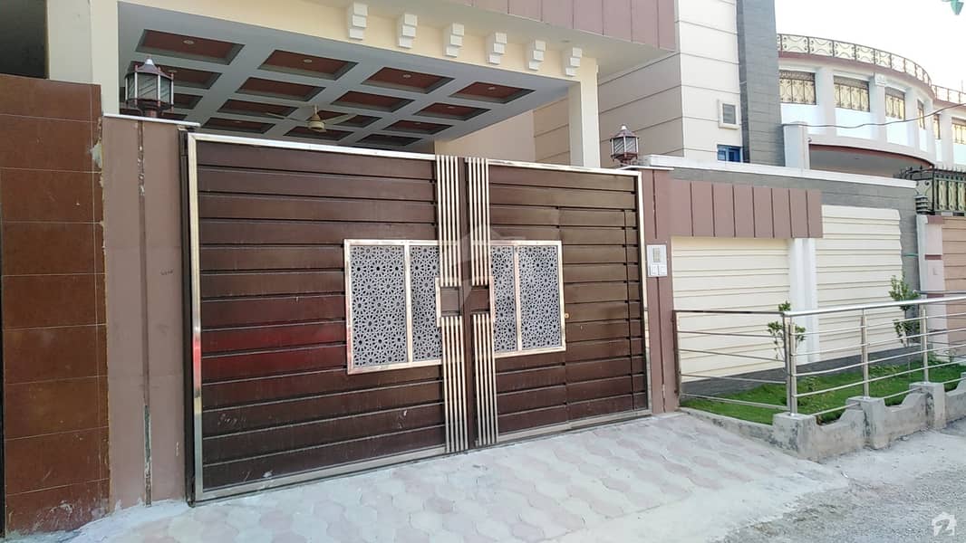 ارباب سبز علی خان ٹاؤن ایگزیکٹو لاجز ارباب سبز علی خان ٹاؤن ورسک روڈ پشاور میں 8 کمروں کا 10 مرلہ مکان 3.5 کروڑ میں برائے فروخت۔