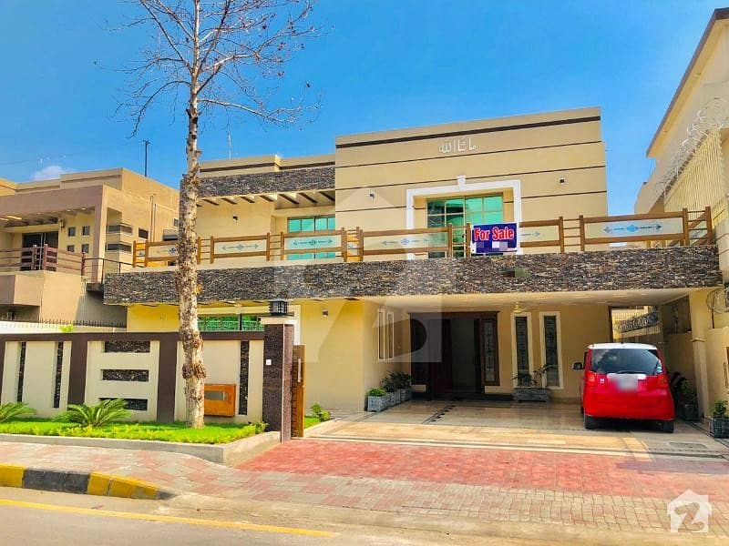 1 Kanal Solid Constructed Double Unit House For Sale