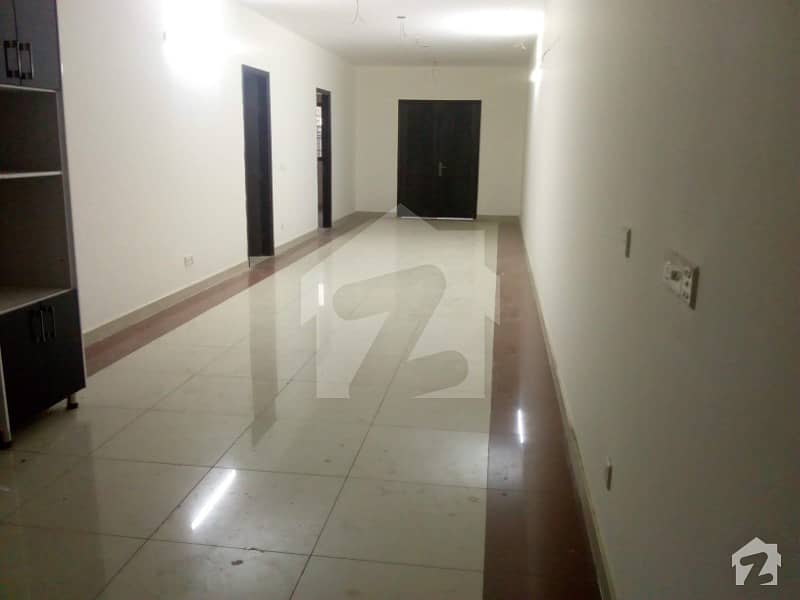 Brand New Flat Is Up For Sale Aamil Colony Near By Jamshed Road