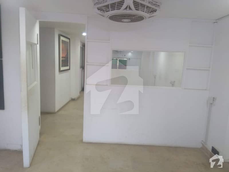 600 Sqft With 2 Chambers office for rent