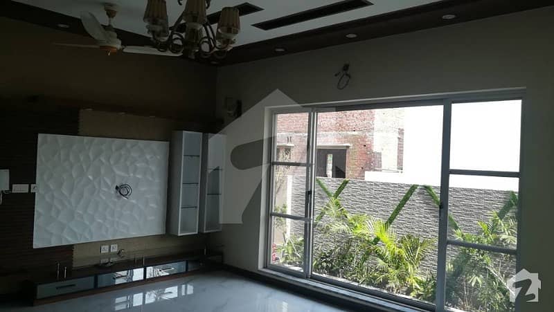 Beautiful Location One Kanal Bungalow With Basement Are Available For Rent