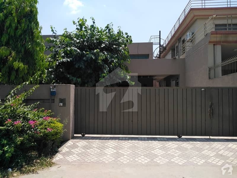 4500  Square Feet House In Central Judicial Colony For Sale