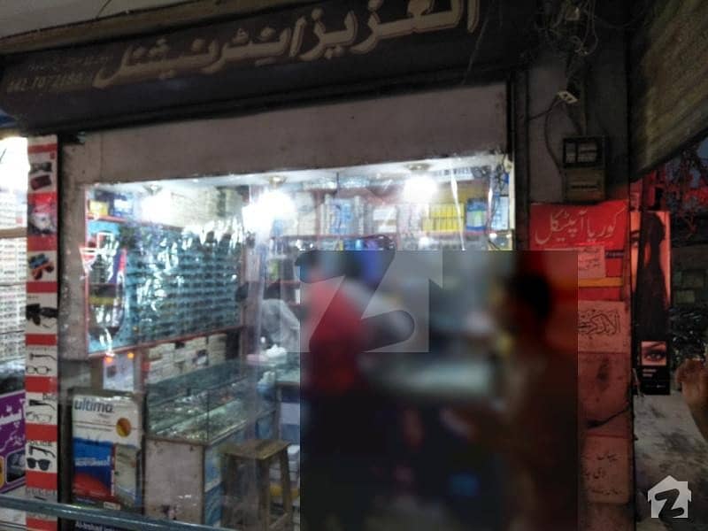 شاہ عالم مارکیٹ لاہور میں 1 مرلہ دکان 1.5 کروڑ میں برائے فروخت۔
