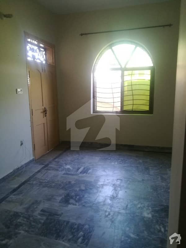 5 MARLA UPPER PORTION ON LOW RENT