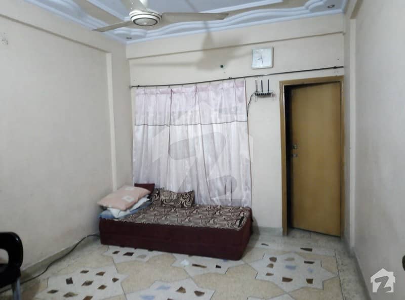 حسین آباد گلبرگ ٹاؤن کراچی میں 2 کمروں کا 5 مرلہ فلیٹ 30 لاکھ میں برائے فروخت۔
