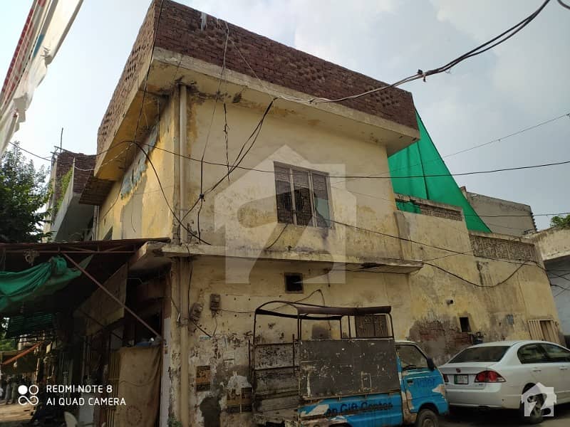 سوڈیوال کوارٹرز ملتان روڈ لاہور میں 5 کمروں کا 5 مرلہ مکان 1.7 کروڑ میں برائے فروخت۔