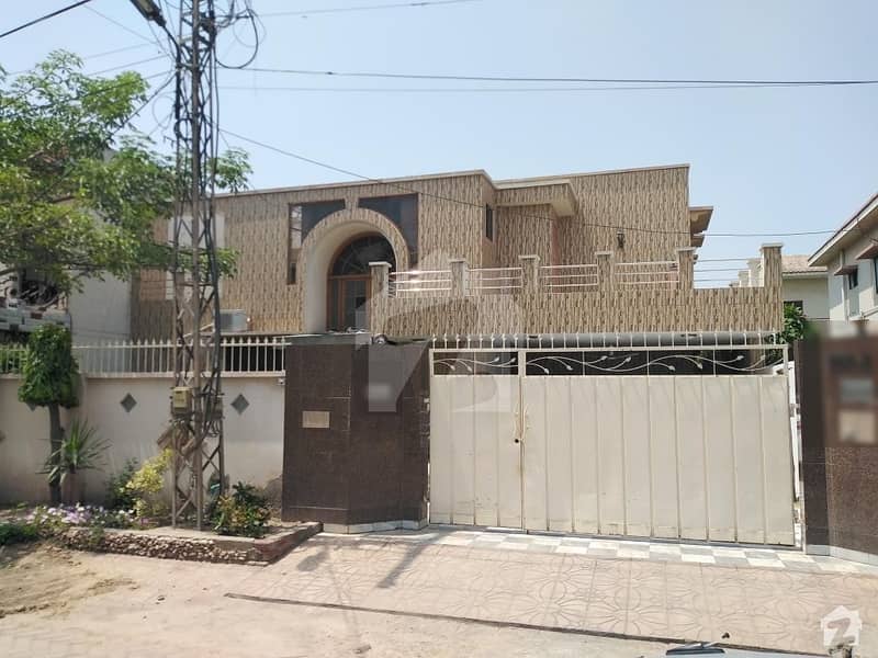 4500  Square Feet House In Central Canal View For Sale