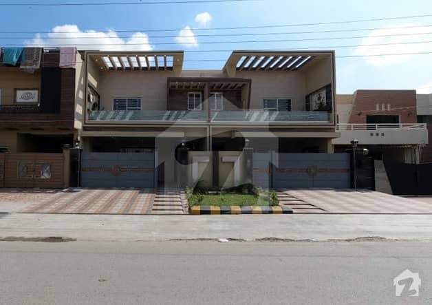 10 Marla House For Sale In F2 Block Of Joher Town Phase 2 Lahore