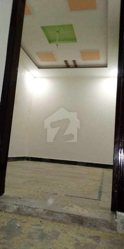 اچھرہ لاہور میں 1 کمرے کا 1 مرلہ فلیٹ 12 ہزار میں کرایہ پر دستیاب ہے۔