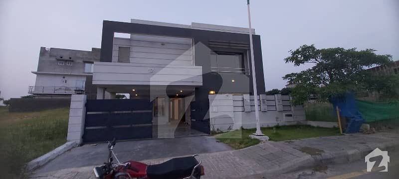 4 Bedrooms House In I Block Near Roots School For Rent