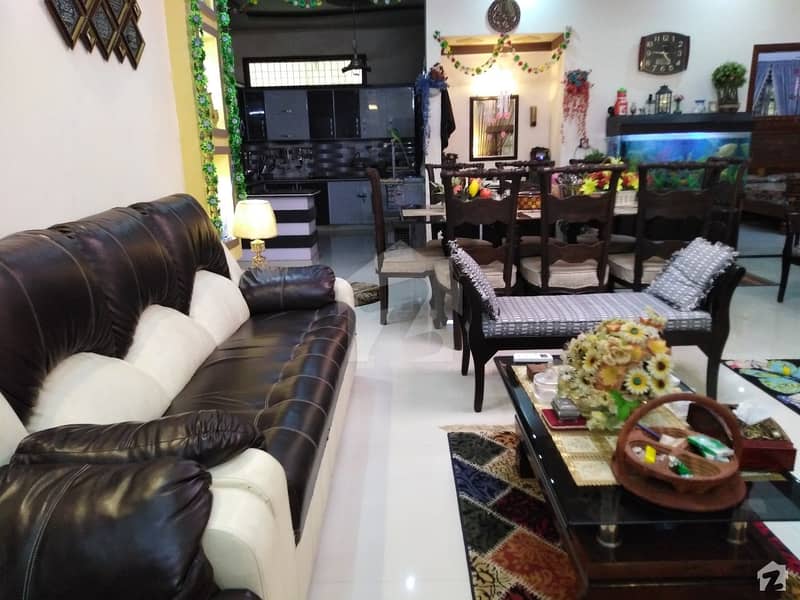 Gulshan-E-kaneez Fatima Vip Society 400 Sq Yard Just Like New Bungalow For Sale 6 Bed 40 Ft Road