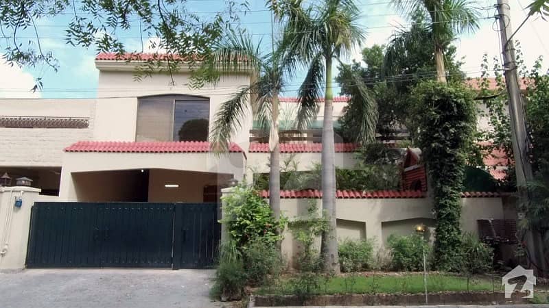 12.4 Marla Beautiful House For Sale In Askari 9 Lahore