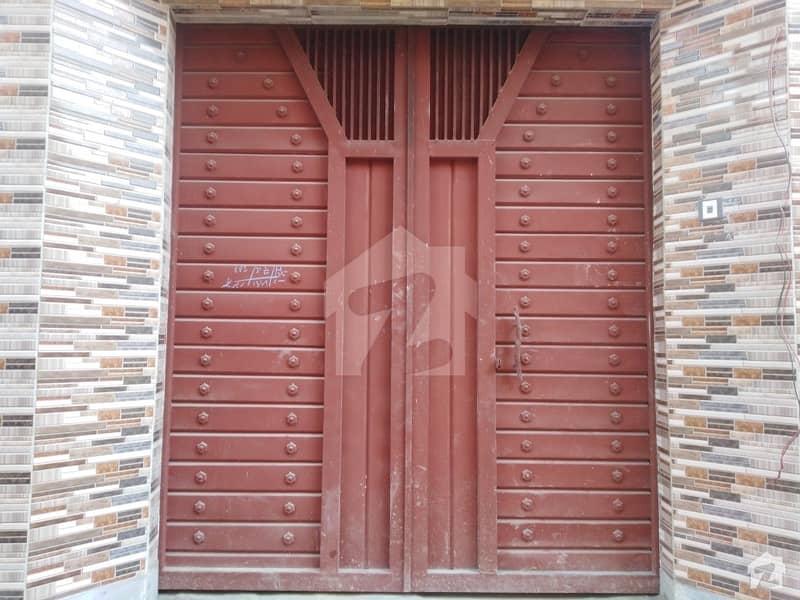 326  Square Feet House Ideally Situated In Ijazabad