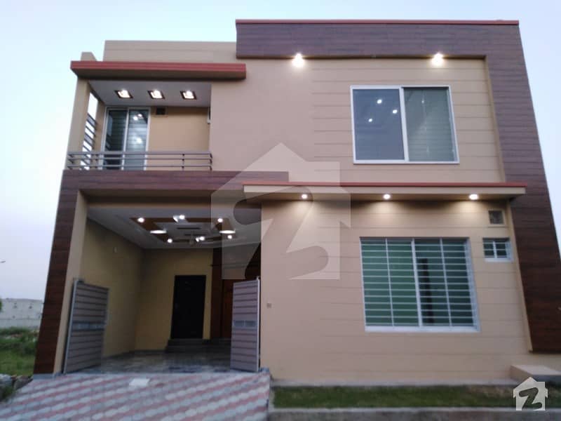 A Well Build And Furnished 5.5 Marla House For Sale