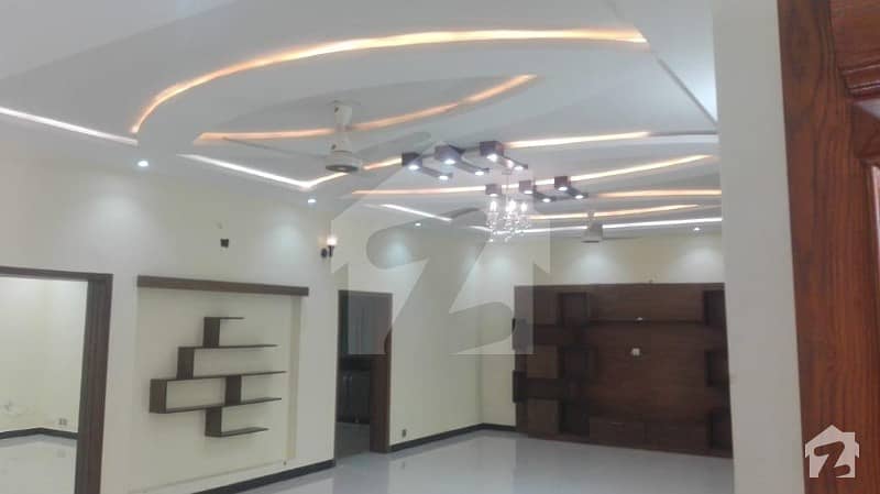 40x80 Ground Portion For Rent On Main Double Road