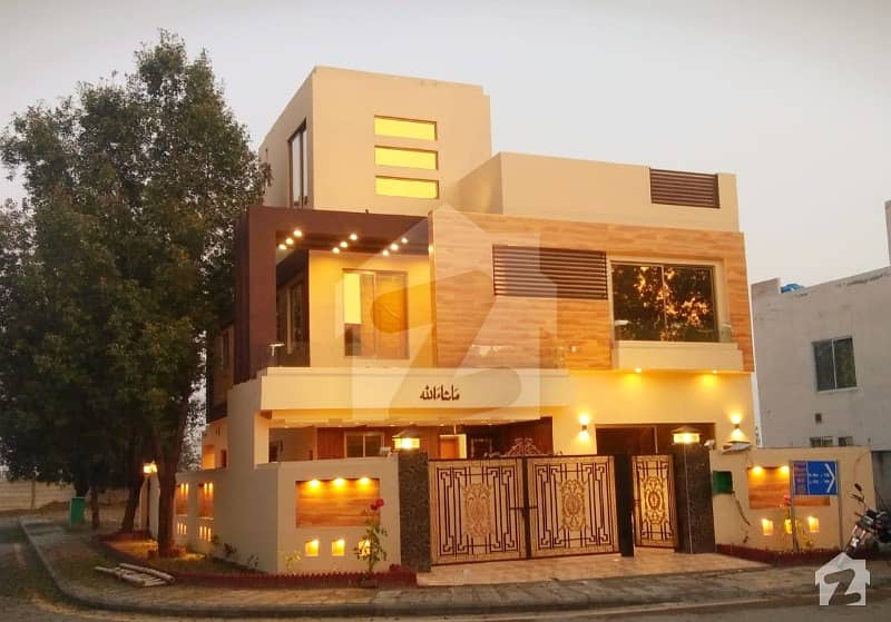 10 Marla Brand New Luxury House For Sale