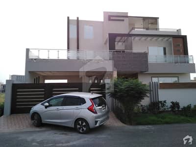 House For Sale Situated In Dream Garden House For Sale Situated In Dream Garden