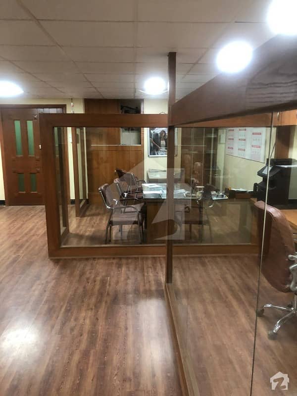 شاہراہِ فیصل کراچی میں 1 کمرے کا 4 مرلہ دفتر 1.5 کروڑ میں برائے فروخت۔
