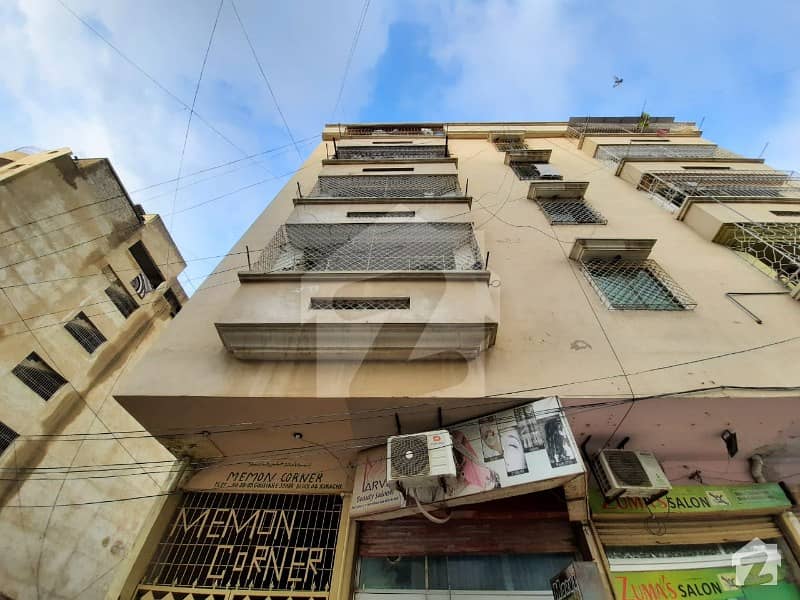 گلستانِِ جوہر ۔ بلاک 4 گلستانِ جوہر کراچی میں 3 کمروں کا 6 مرلہ فلیٹ 86 لاکھ میں برائے فروخت۔