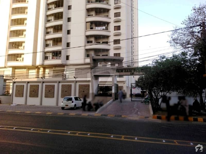 سوِل لائنز کراچی میں 3 کمروں کا 9 مرلہ فلیٹ 5.5 کروڑ میں برائے فروخت۔