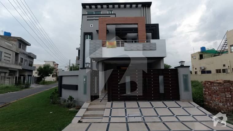 11 Marla Corner House For Sale In A Block Of Central Park Lahore