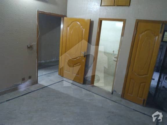 والٹن روڈ لاہور میں 2 کمروں کا 6 مرلہ زیریں پورشن 19 ہزار میں کرایہ پر دستیاب ہے۔