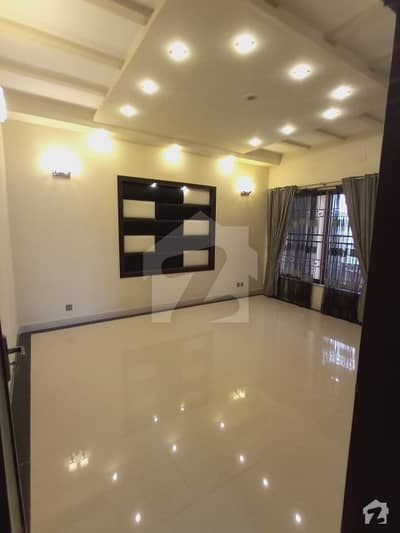 1 Kanal Brand New House For Rent 1 Kanal Brand New House For Rent