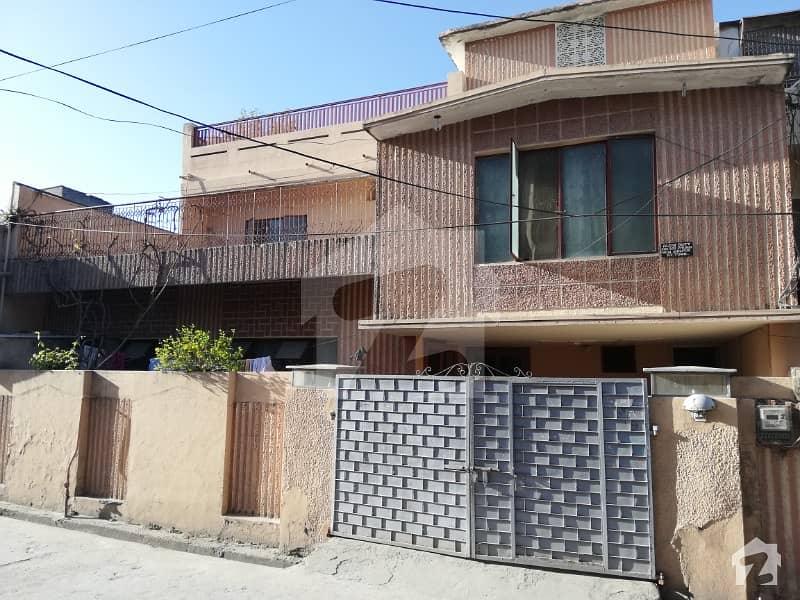 7th روڈ پنڈورہ راولپنڈی میں 6 کمروں کا 10 مرلہ مکان 2.5 کروڑ میں برائے فروخت۔