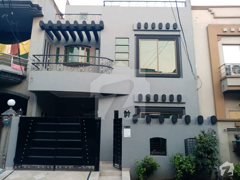 Beautiful Solid Used Best Location And Condition Double Unit Near To Park Mosque Market House For Sale