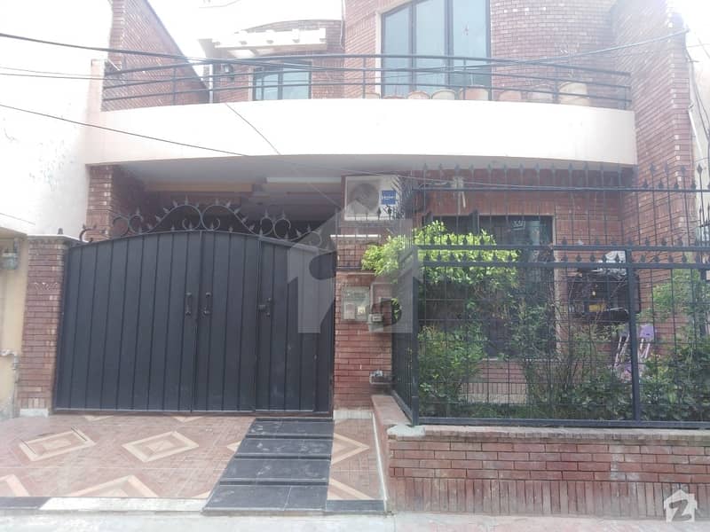 گلشنِِِ راوی ۔ بلاک جی گلشنِ راوی لاہور میں 4 کمروں کا 8 مرلہ مکان 2.3 کروڑ میں برائے فروخت۔