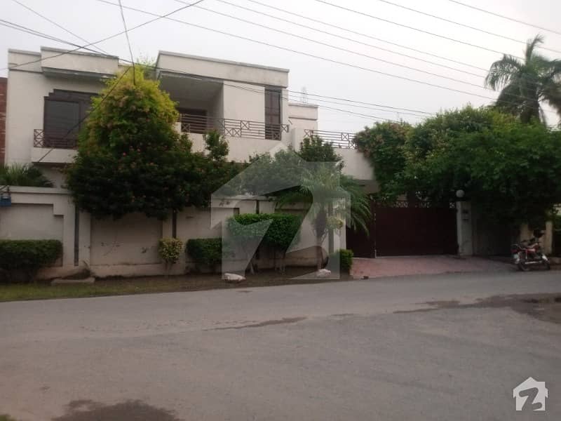 10000  Square Feet House For Rent In Beautiful Judicial Colony