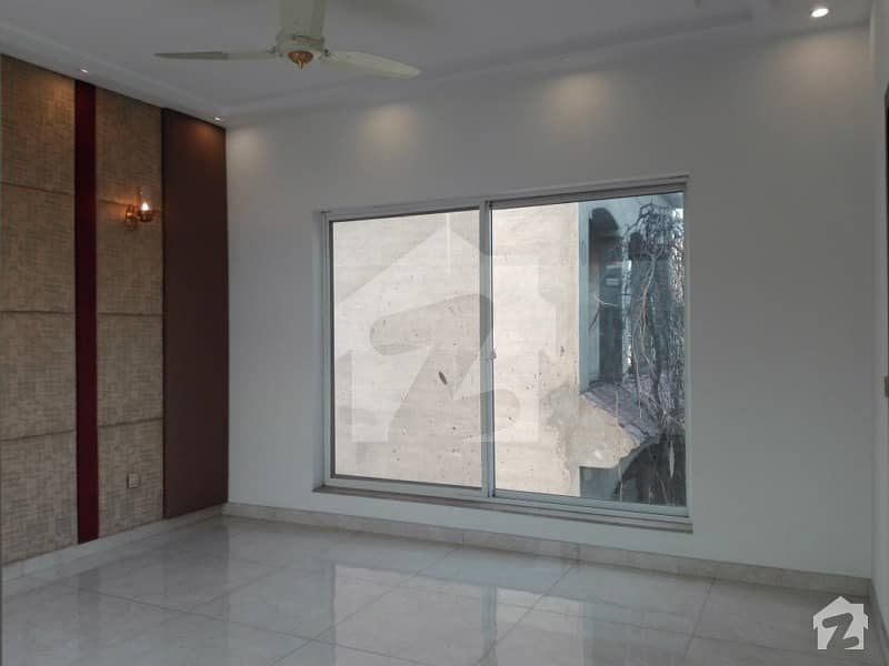 Upper Portion Of 2250  Square Feet In Paragon City - Grove Block Is Available