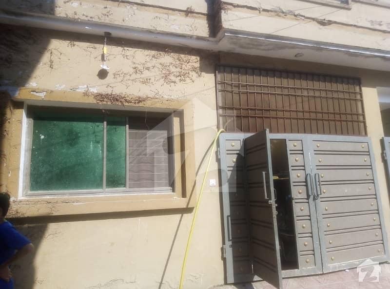 875  Square Feet House In Adiala Road Is Available