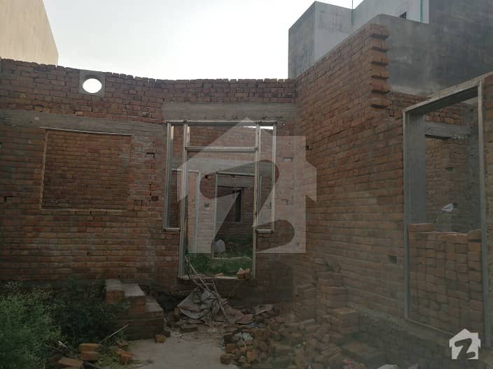رزاق ٹاؤن چکراروڈ راولپنڈی میں 2 کمروں کا 5 مرلہ مکان 30 لاکھ میں برائے فروخت۔